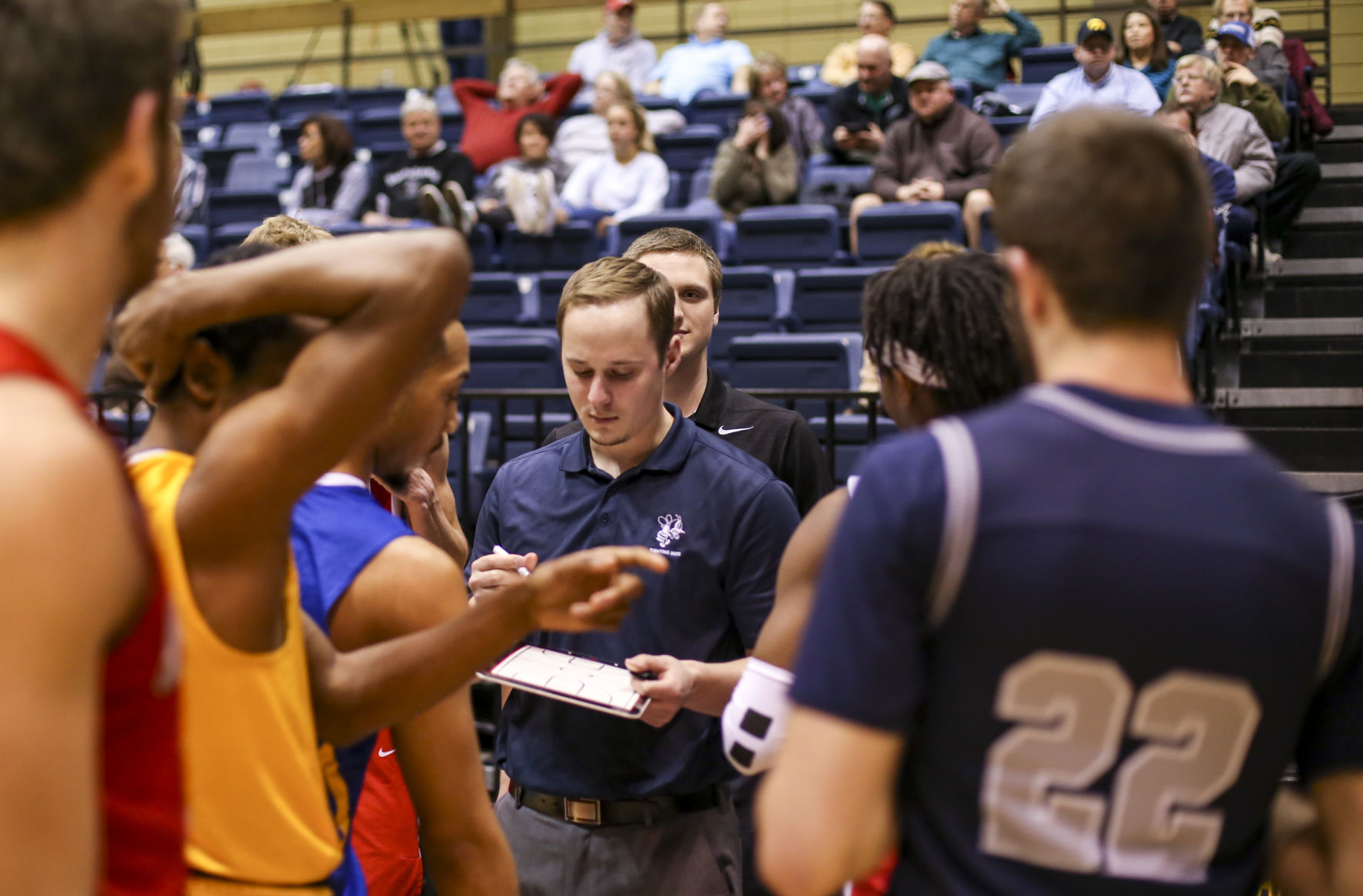 031819-qct-spt-seniorhoops-b017